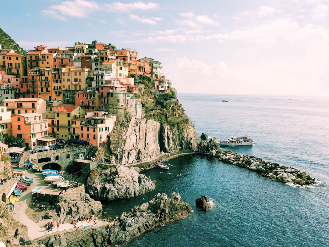 Thrifty Traveler’s Guide: Uncovering Hidden Gems on a Budget Thrifty Traveler’s Guide: Uncovering Hidden Gems on a Budget